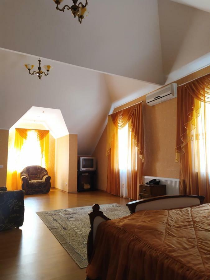 Hotel Tropicana Svitlovodsk Eksteriør bilde